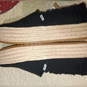 TOMS Women's Classic Black Espadrilles